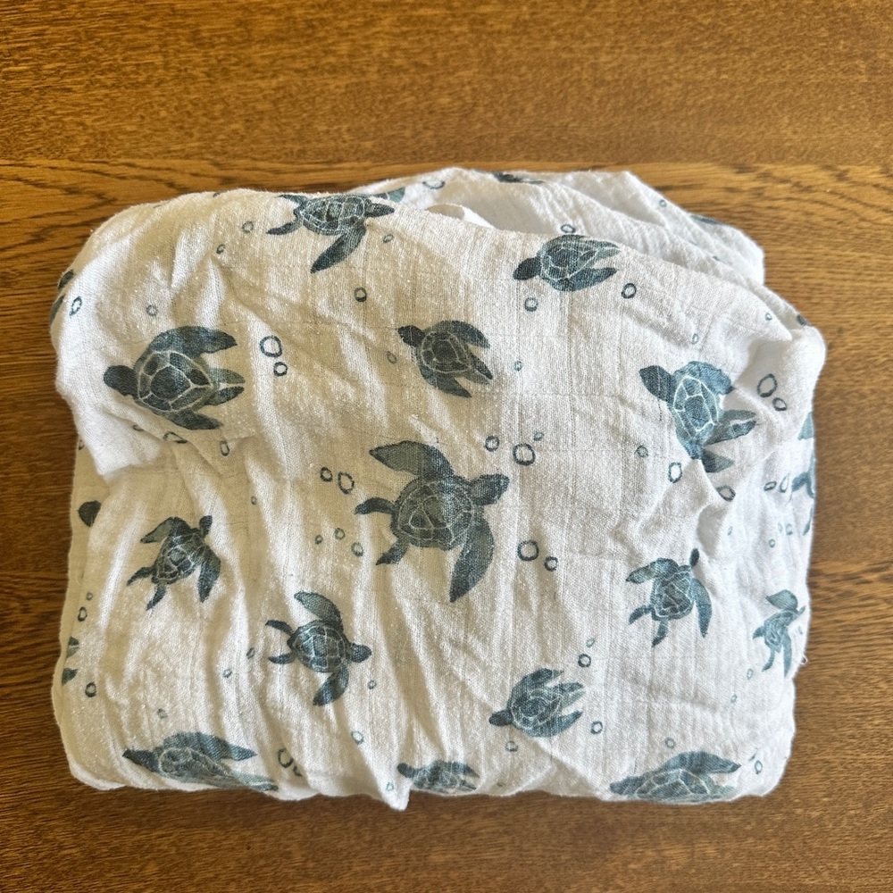 Spearmint LOVE Baby Muslin Turtle Crib Sheet